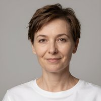 Уверенный в себе бизнесмен, портретное фото, осенний уикенд в Байи от Идеал Турист.